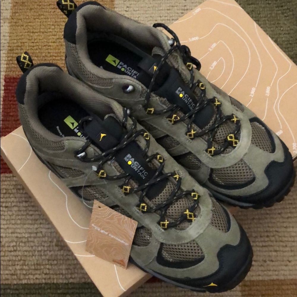 Pacific Mountain hiking shoes new